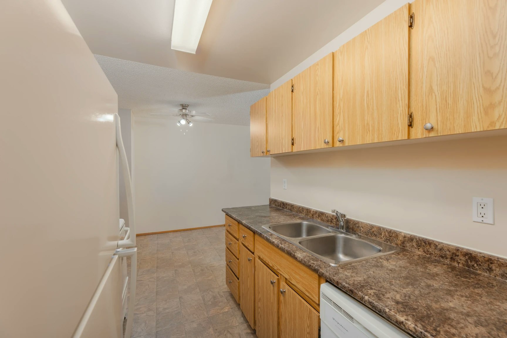 014-35 Homestead Crescent NW, Edmonton, AB, T5A 4P4 3