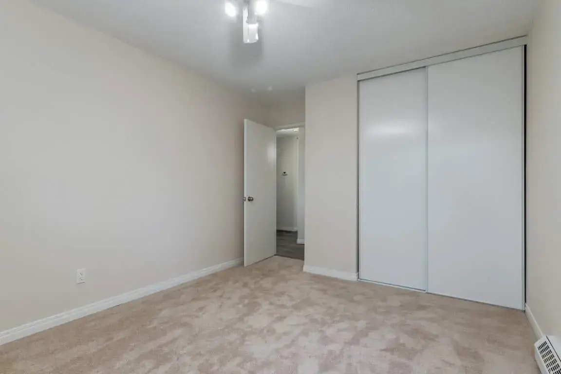 306-8 Hooper Crescent, Edmonton, AB, T5A 4K7 - 23
