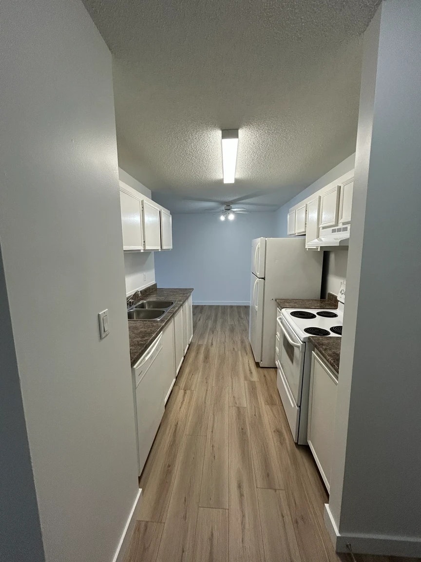 306-8 Hooper Crescent, Edmonton, AB, T5A 4K7 - 31