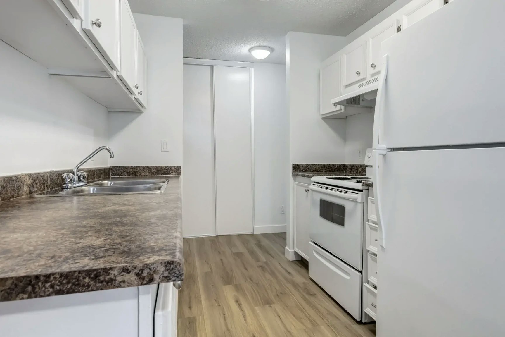 306-8 Hooper Crescent, Edmonton, AB, T5A 4K7 - 11