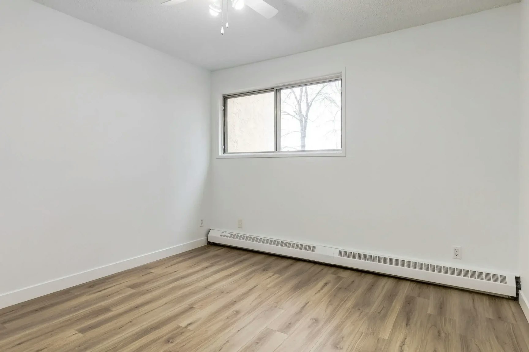 306-8 Hooper Crescent, Edmonton, AB, T5A 4K7 - 3