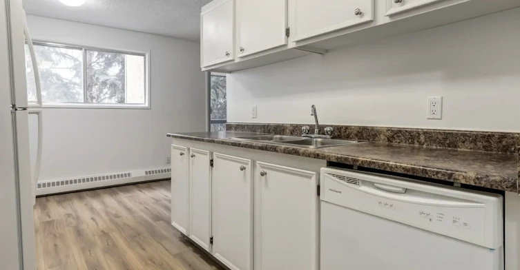 013-8 Hooper Crescent, Edmonton, AB, T5A 4K7 - 13