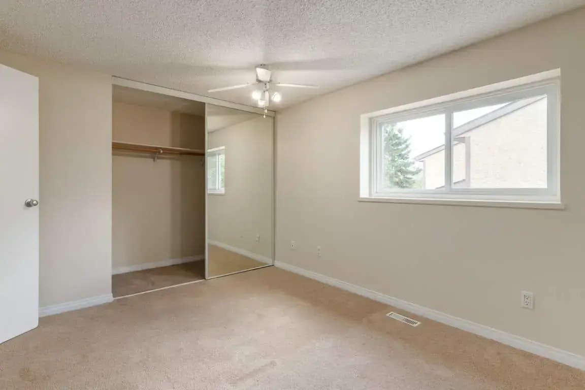 89-15 Hyndman Crescent NW, Edmonton, AB, T5A 4S5 - 8