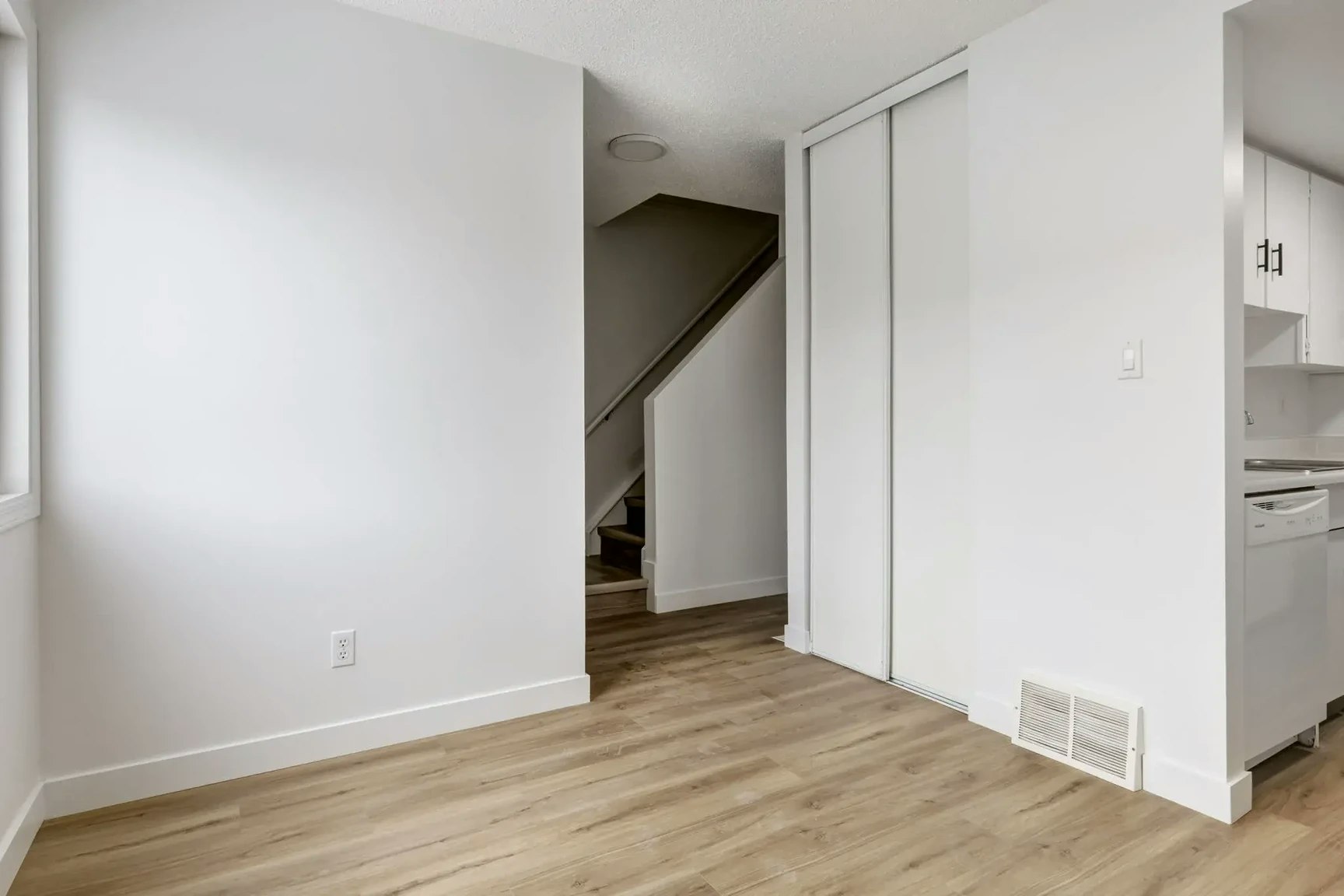 445-14 Horner Road NW, Edmonton, AB, T5A 4L9 - 7