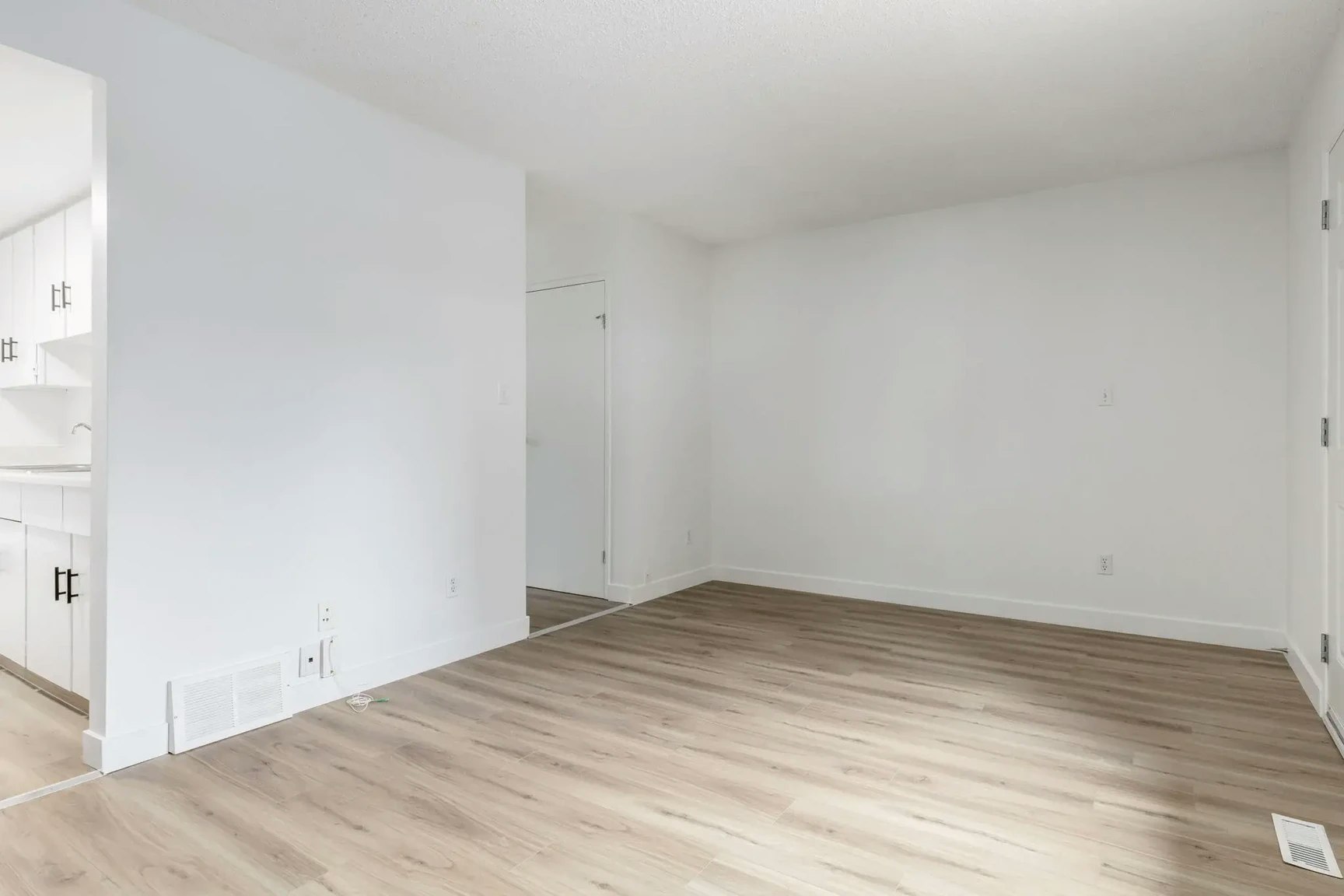 445-14 Horner Road NW, Edmonton, AB, T5A 4L9 - 8