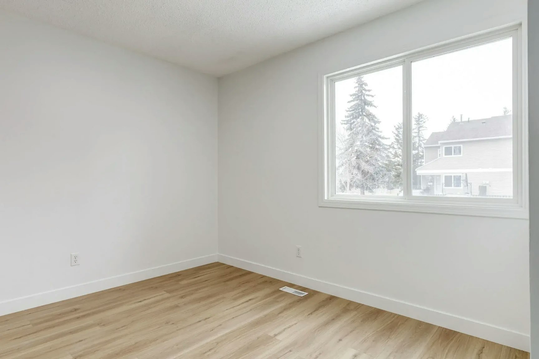 445-14 Horner Road NW, Edmonton, AB, T5A 4L9 - 4