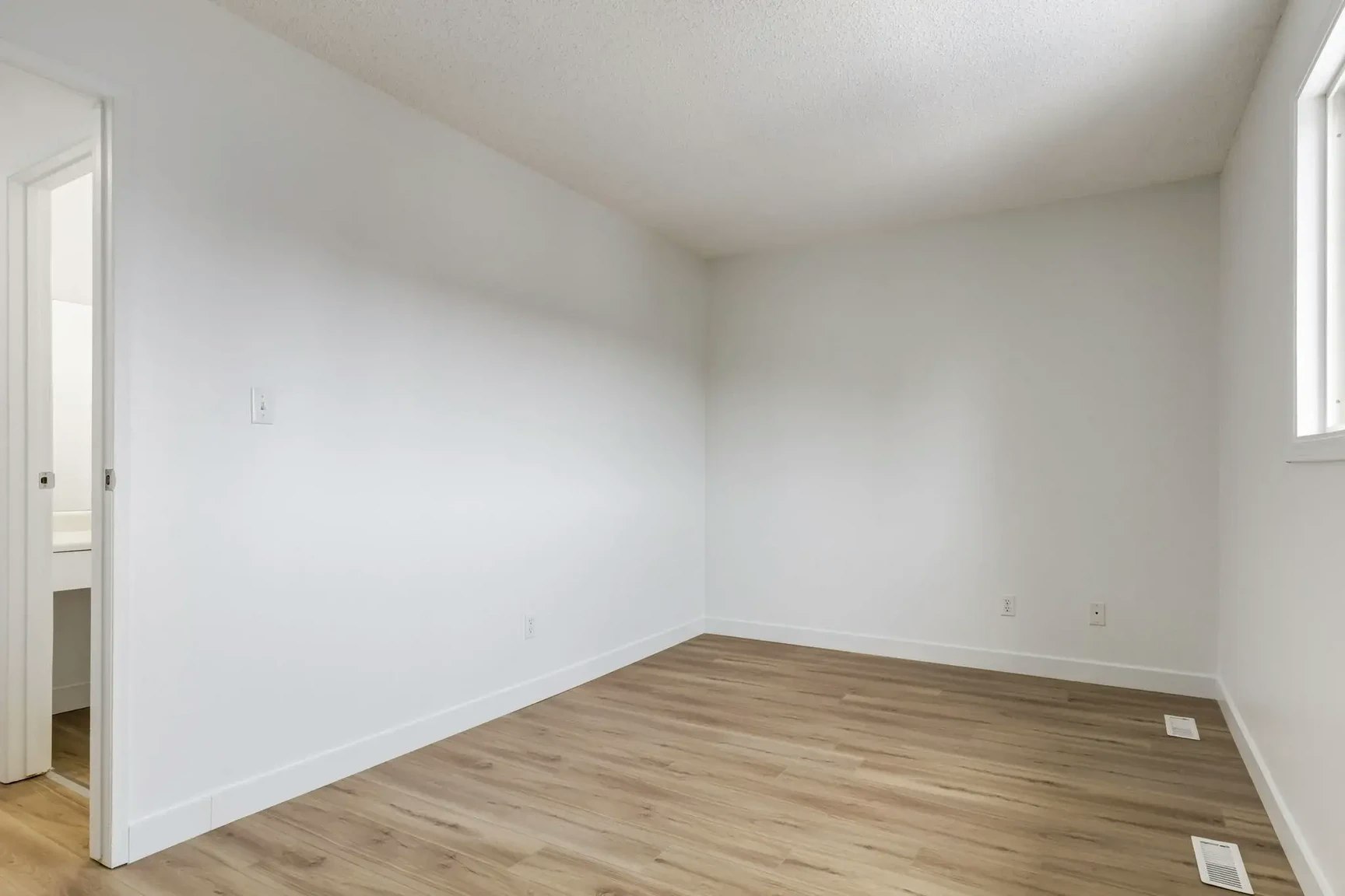 445-14 Horner Road NW, Edmonton, AB, T5A 4L9 - 24