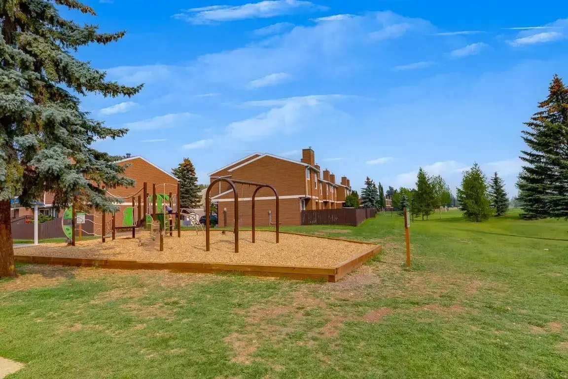 1071-33 Hooke Road NW, Edmonton, AB, T5A 4K5 - 3
