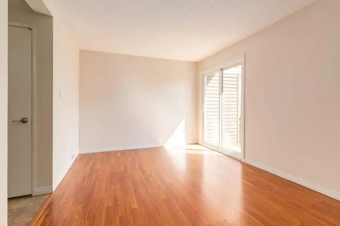 1071-33 Hooke Road NW, Edmonton, AB, T5A 4K5 - 2