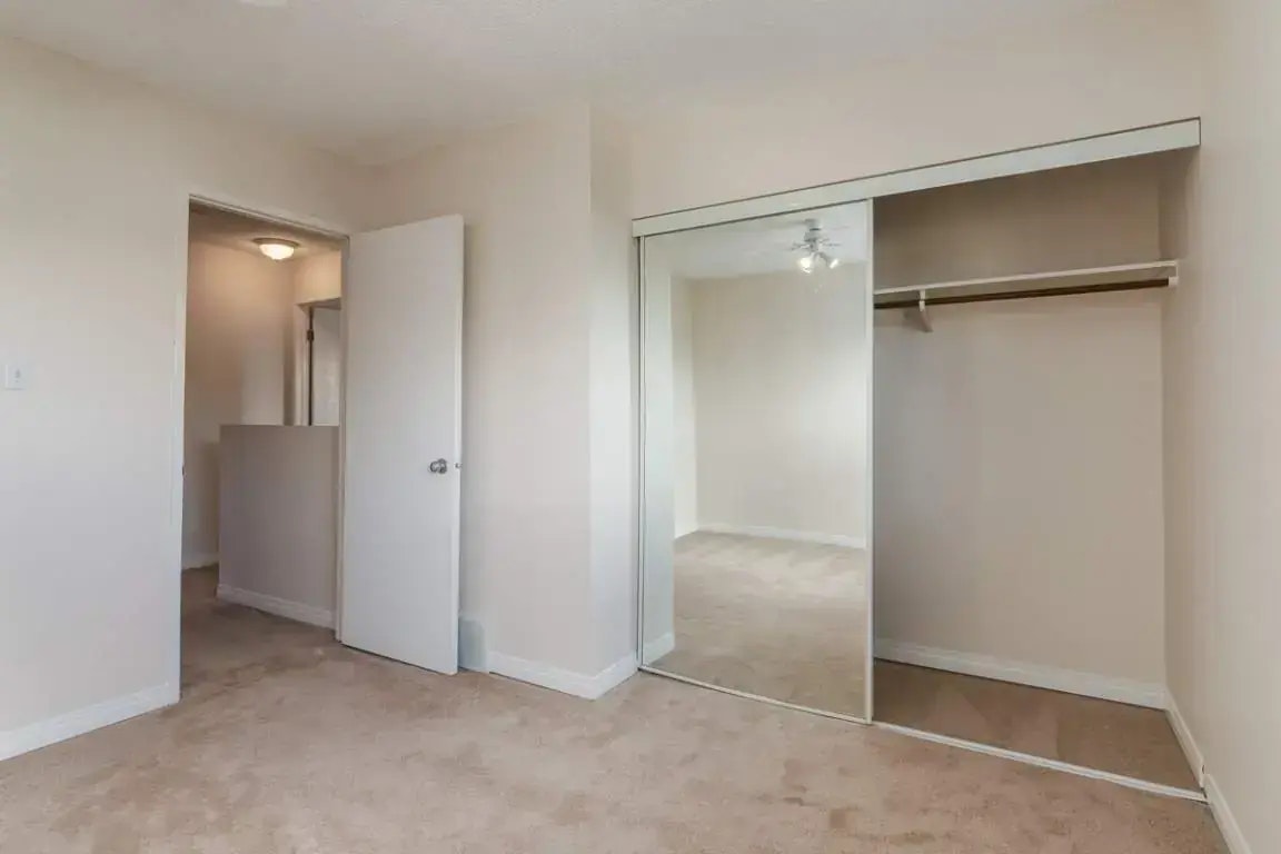 1071-33 Hooke Road NW, Edmonton, AB, T5A 4K5 - 11