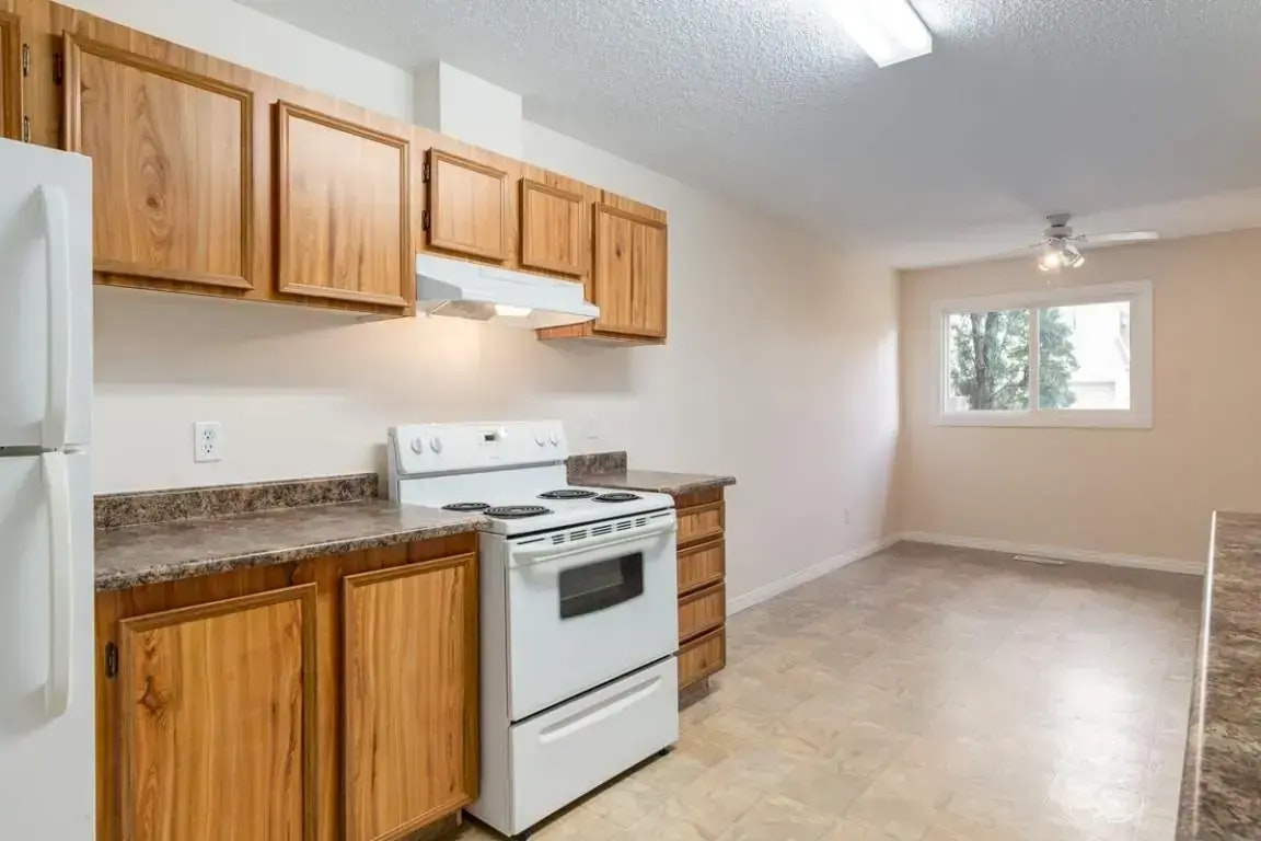 1071-33 Hooke Road NW, Edmonton, AB, T5A 4K5 - 4