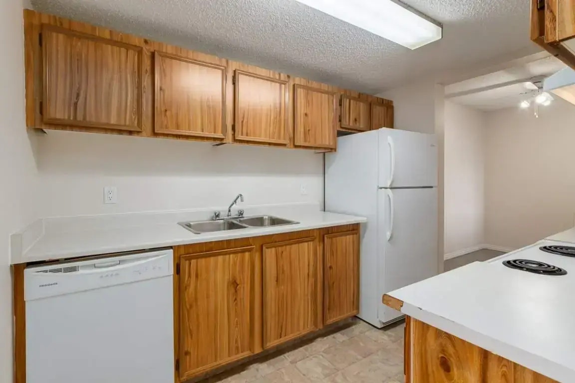 1071-33 Hooke Road NW, Edmonton, AB, T5A 4K5 - 5