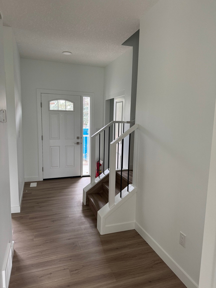 927-33 Hooke Road NW, Edmonton, AB, T5A 4K5 - 4