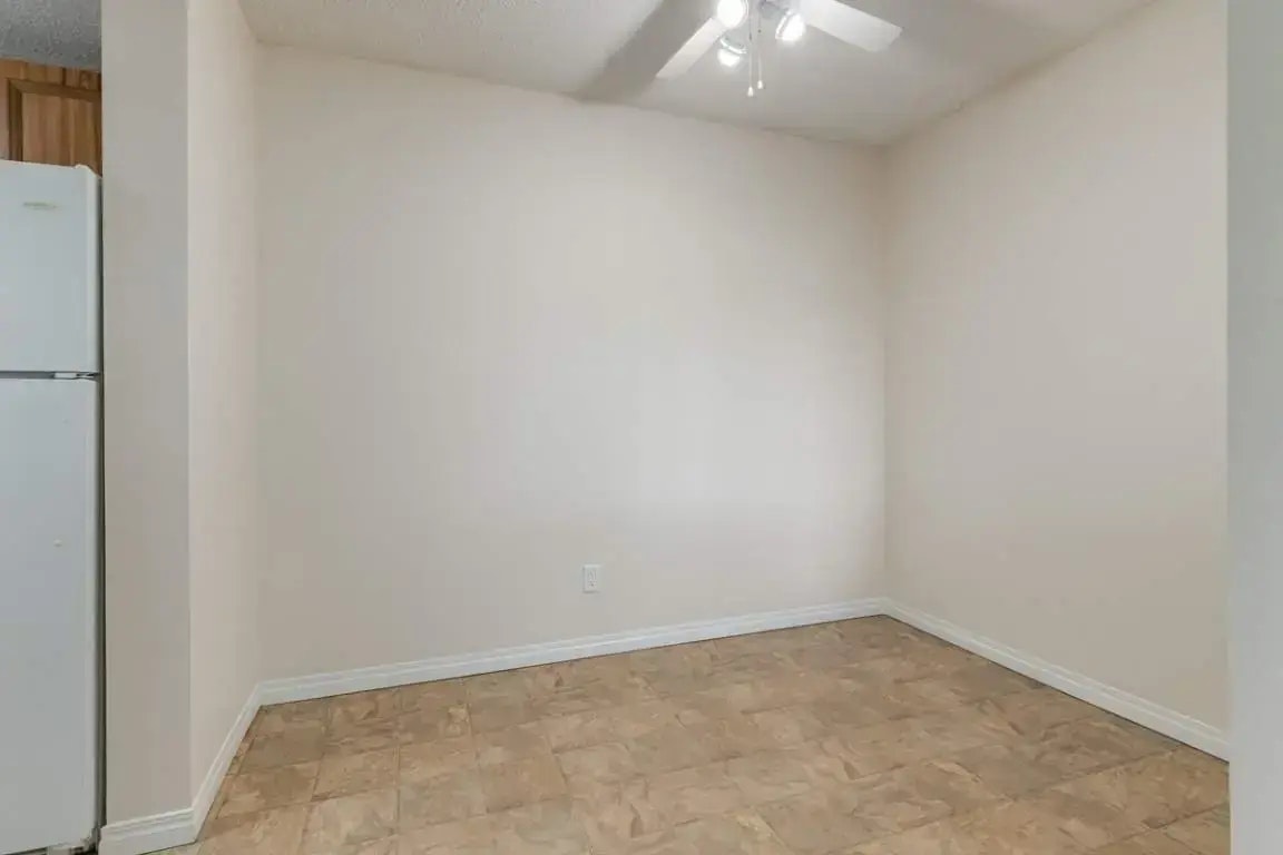 853-33 Hooke Road NW, Edmonton, AB, T5A 4K5 - 7