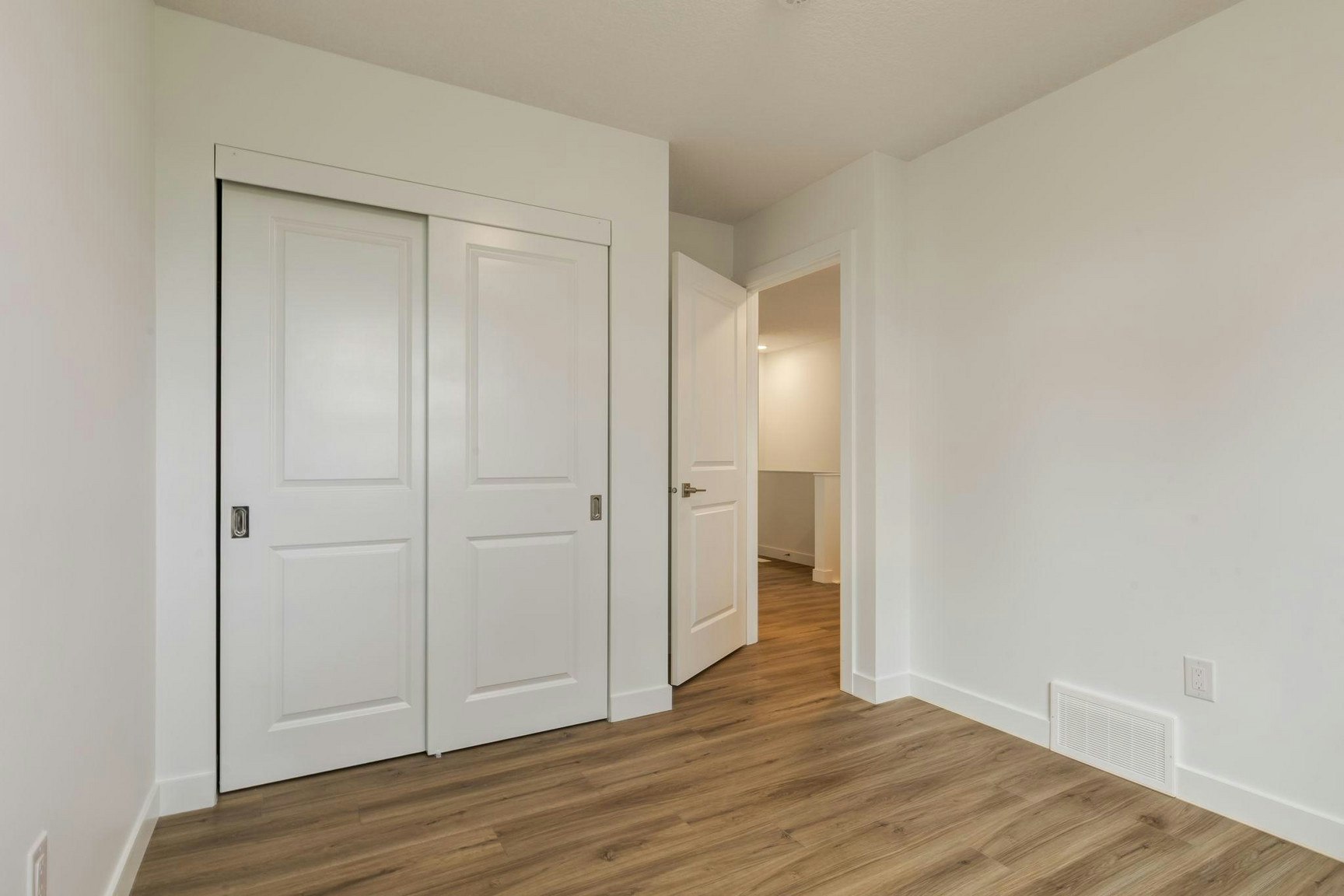 855-33 Hooke Road NW, Edmonton, AB, T5A 4K5 - 16