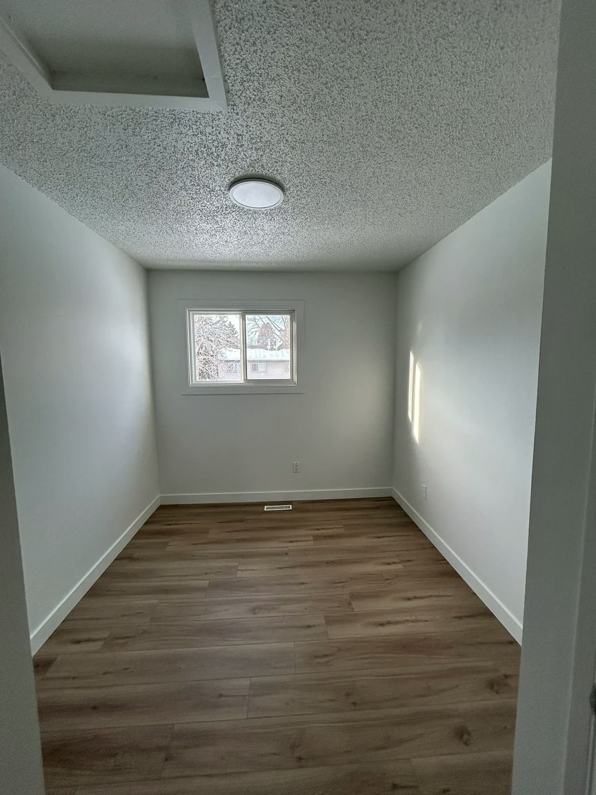 855-33 Hooke Road NW, Edmonton, AB, T5A 4K5 - 9