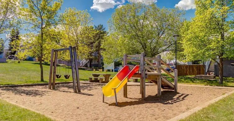 313-391 Huntington Hill NW, Edmonton, AB, T6H 5G1 - 3