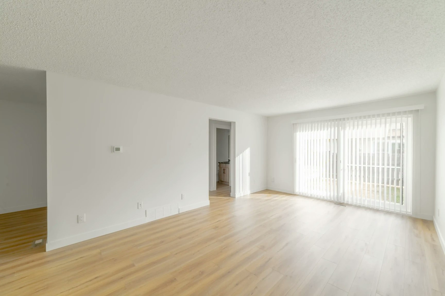 88-89 Huntington Hill NW, Edmonton, AB, T6H 5S6 - 2