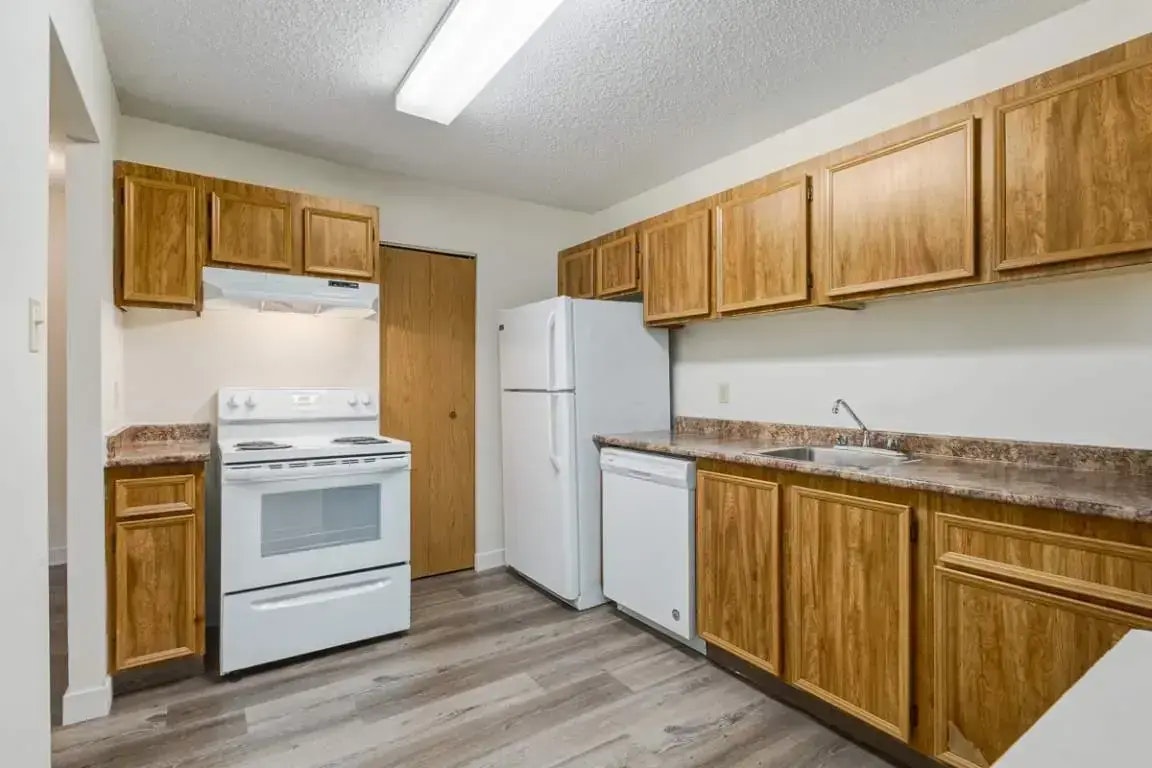 403-563 Huntington Hill NW, Edmonton, AB, T6H 5G1 - 3