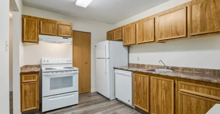 403-563 Huntington Hill NW, Edmonton, AB, T6H 5G1 - 3