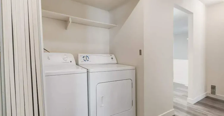 547-563 Huntington Hill NW, Edmonton, AB, T6H 5G1 - 5