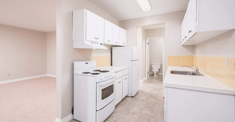 10250 118 Street, Edmonton, AB, T5K 1Y5 - 2