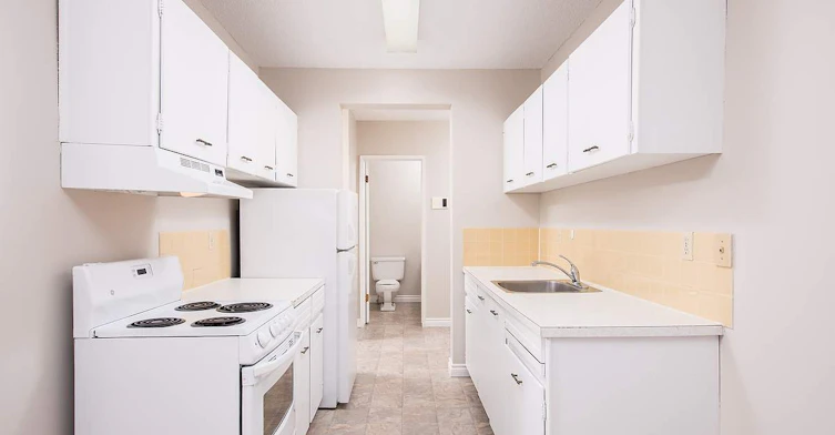 10250 118 Street, Edmonton, AB, T5K 1Y5 - 4
