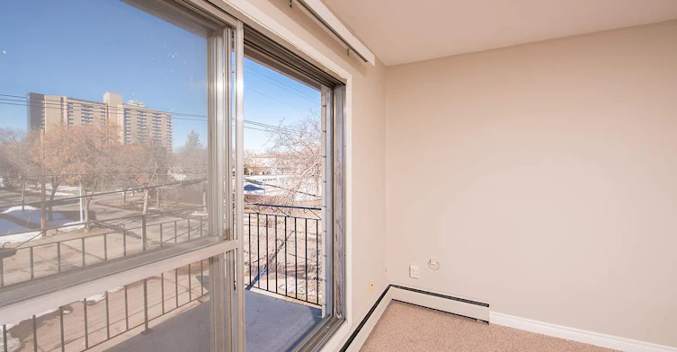 10250 118 Street, Edmonton, AB, T5K 1Y5 - 8
