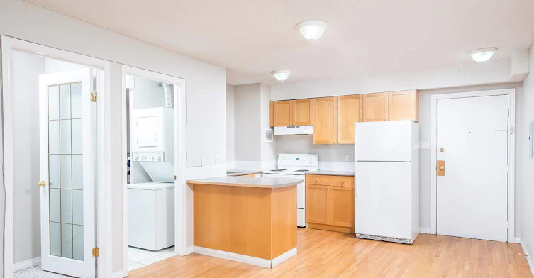 9730 106 Street, Edmonton, AB, T5K 1B7 - 5