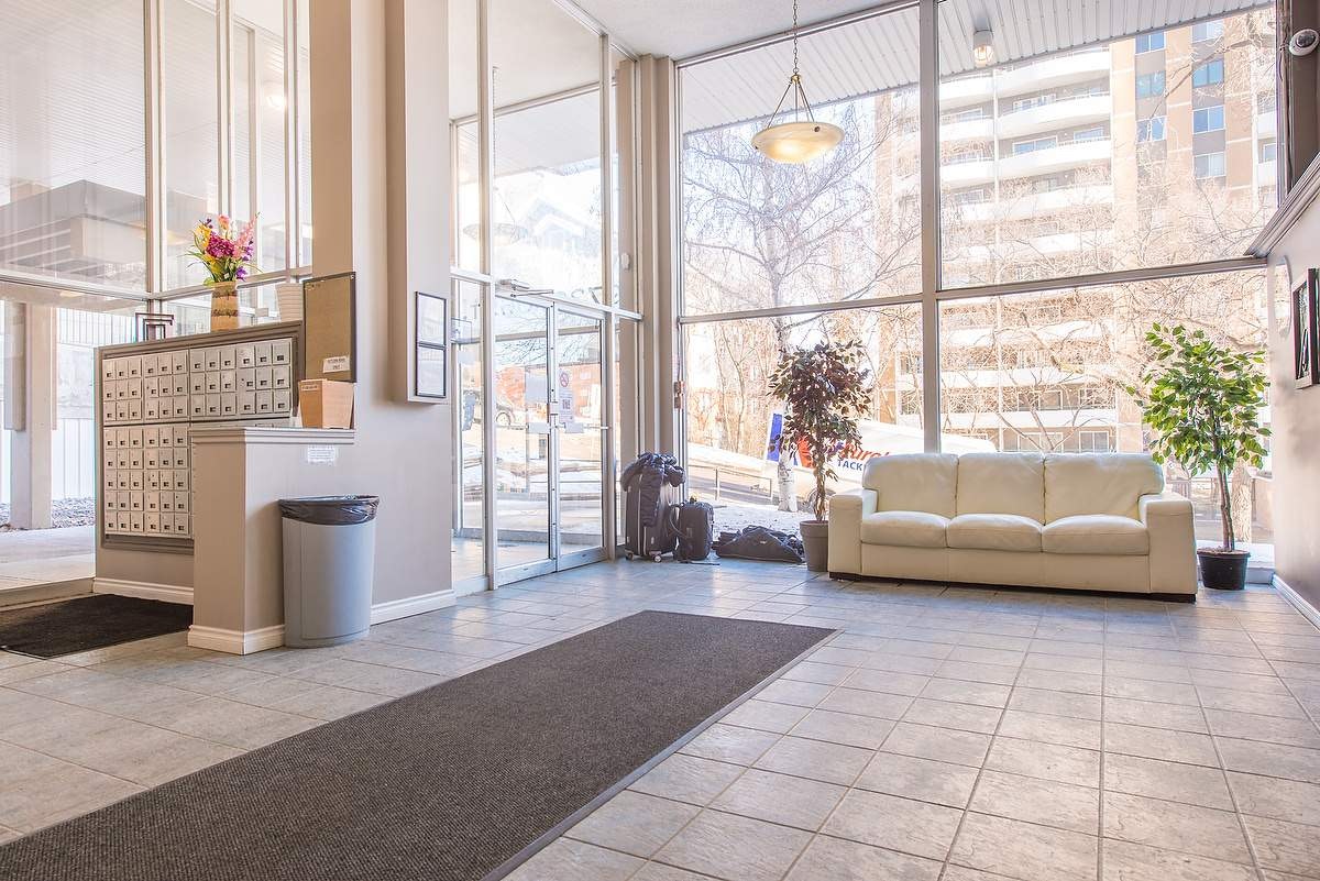 9730 106 Street, Edmonton, AB, T5K 1B7 - 4