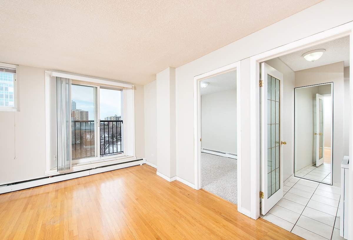 9730 106 Street, Edmonton, AB, T5K 1B7 - 11