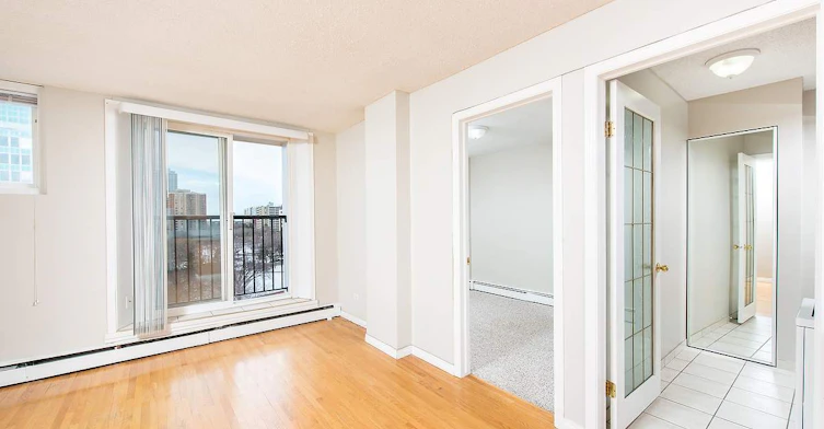 9730 106 Street, Edmonton, AB, T5K 1B7 - 11