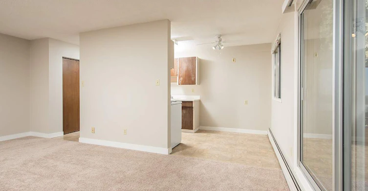 10220 118 Street, Edmonton, AB, T5K 1Y5 - 6