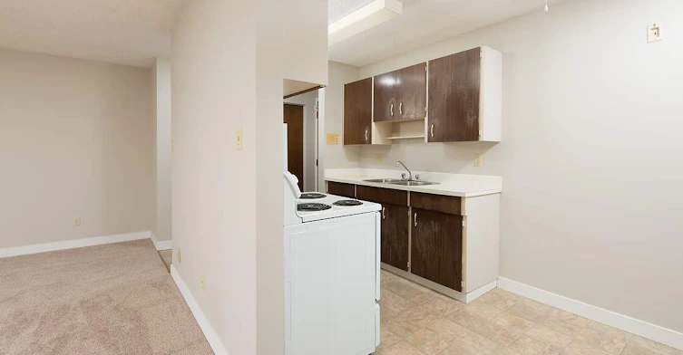 10220 118 Street, Edmonton, AB, T5K 1Y5 - 4