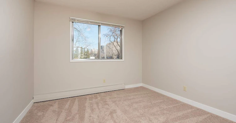 10220 118 Street, Edmonton, AB, T5K 1Y5 - 10