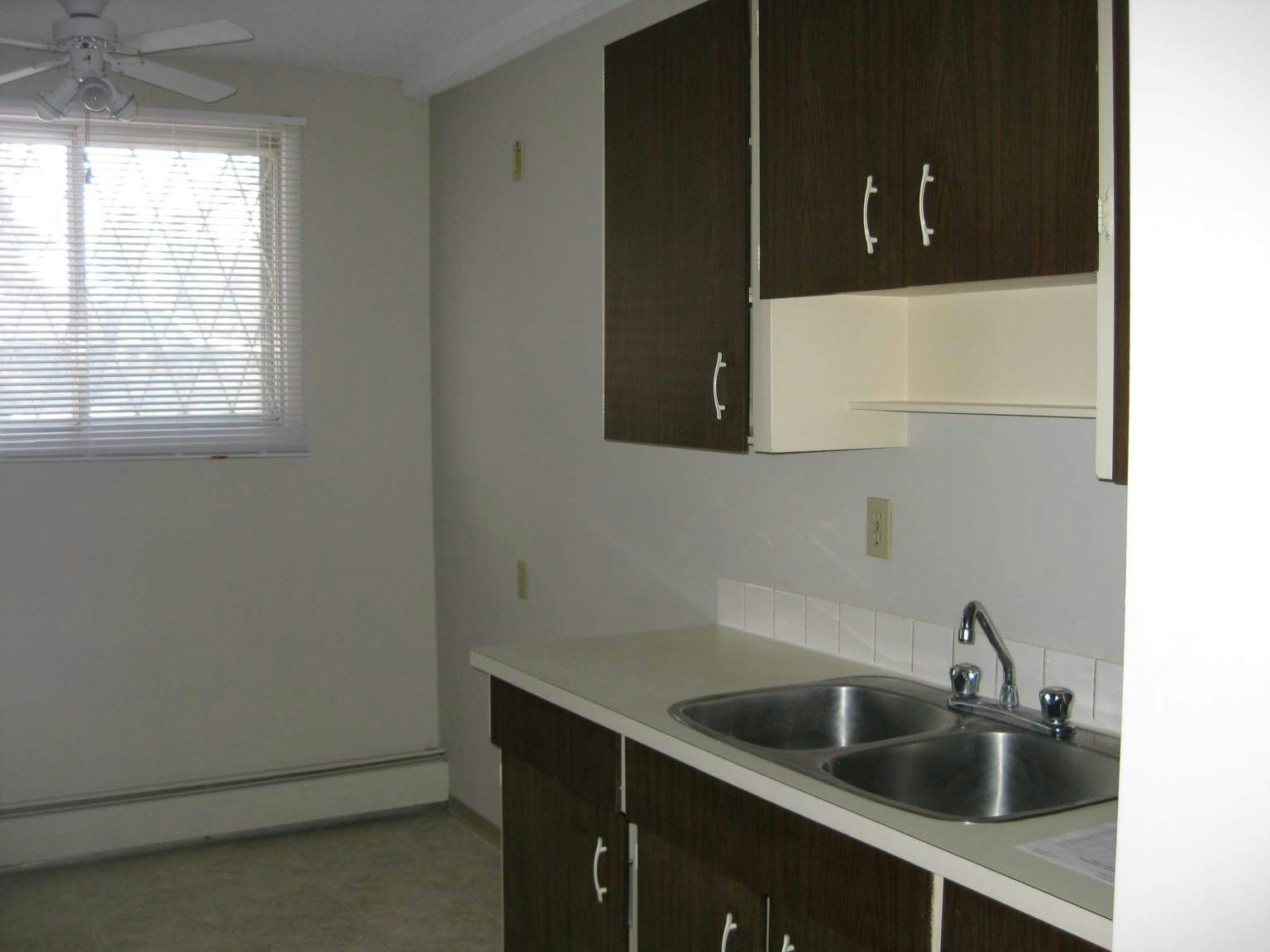 10220 118 Street, Edmonton, AB, T5K 1Y5 - 7