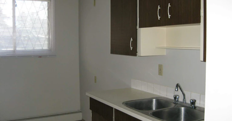 10220 118 Street, Edmonton, AB, T5K 1Y5 - 7