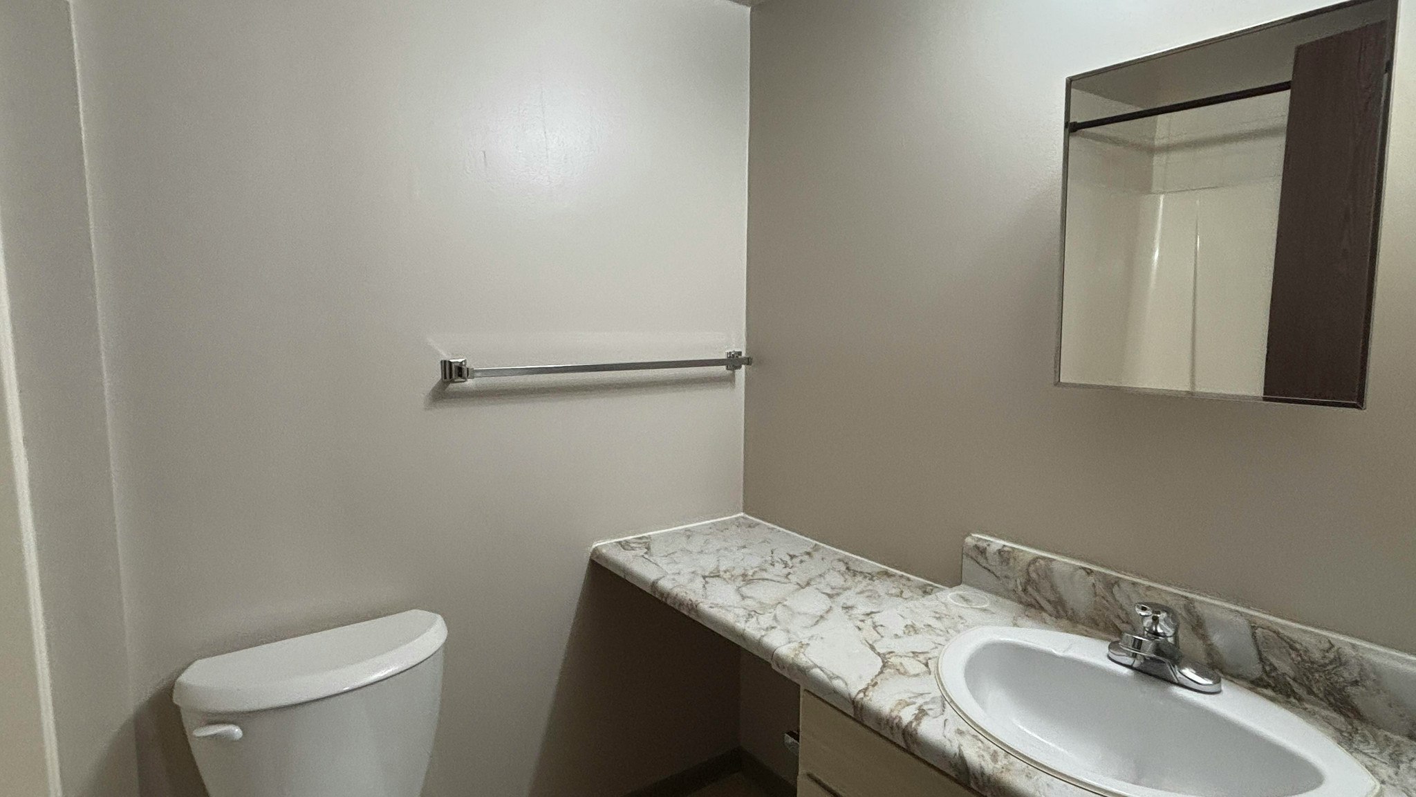 203-10240 118 Street Northwest, Edmonton, AB, T5K 1Y5 - 4