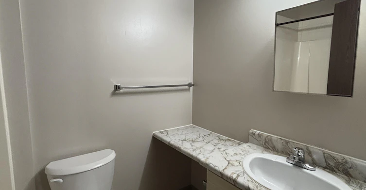 10240 118 Street, Edmonton, AB, T5K 1Y5 - 6
