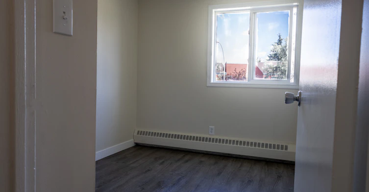 554 Millbourne Road East, Edmonton, AB, T6K 3N4 - 9