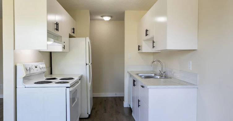 554 Millbourne Road East, Edmonton, AB, T6K 3N4 - 4
