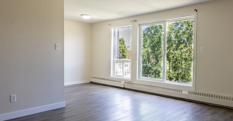554 Millbourne Road East, Edmonton, AB, T6K 3N4 - 2
