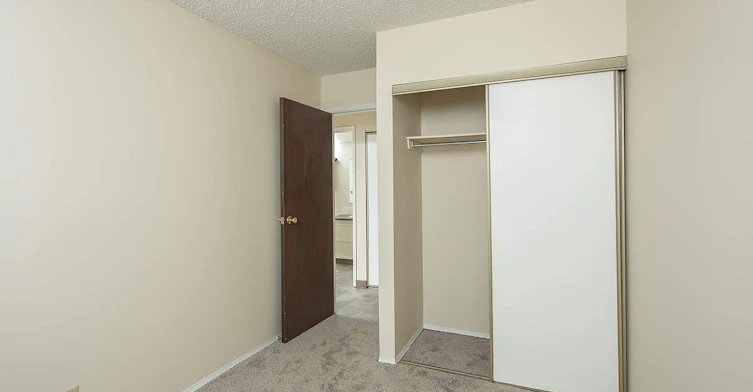 13660 38 Street, Edmonton, AB, T5A 3T5 - 13
