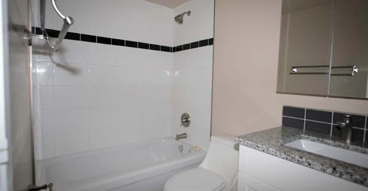 01 - 607-9837 110 Street NW, Edmonton, AB, T5K 2L8 - 17