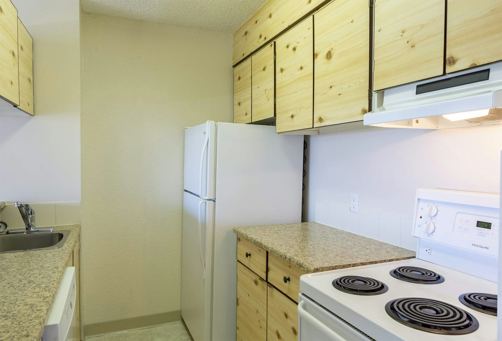 01 - 607-9837 110 Street NW, Edmonton, AB, T5K 2L8 - 12