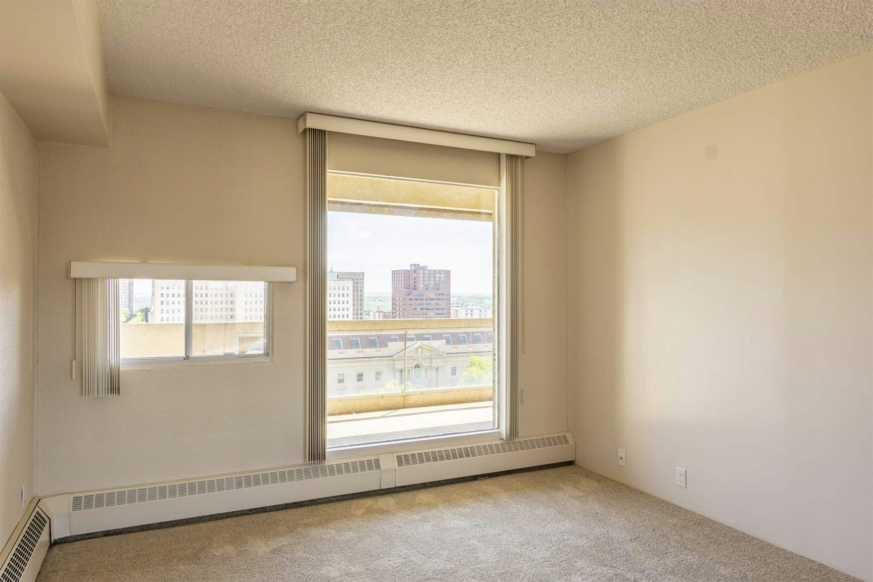 01 - 1009-9837 110 Street NW, Edmonton, AB, T5K 2L8 - 24