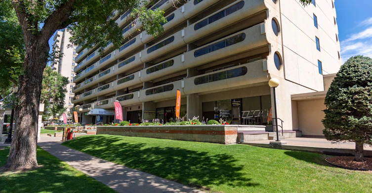01 - 1009-9837 110 Street NW, Edmonton, AB, T5K 2L8 - 2