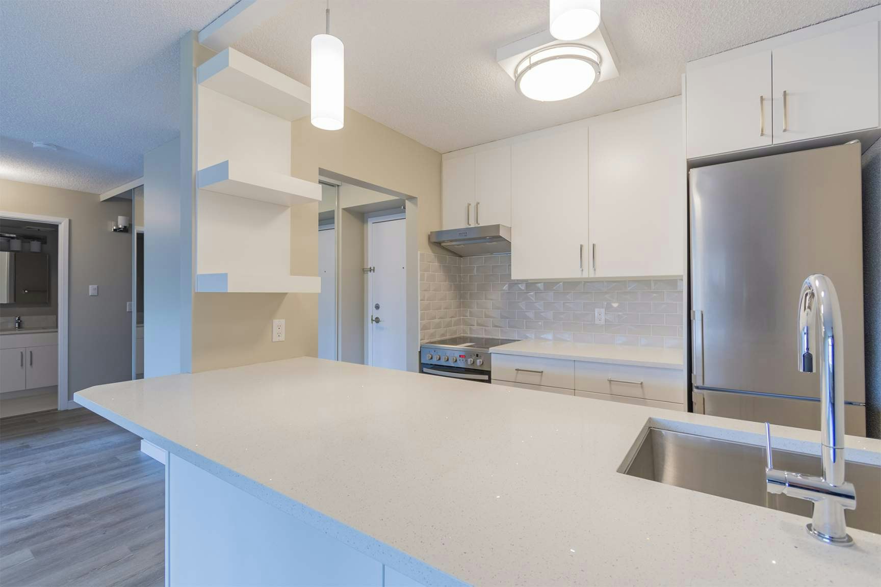 01 - 1009-9837 110 Street NW, Edmonton, AB, T5K 2L8 - 5