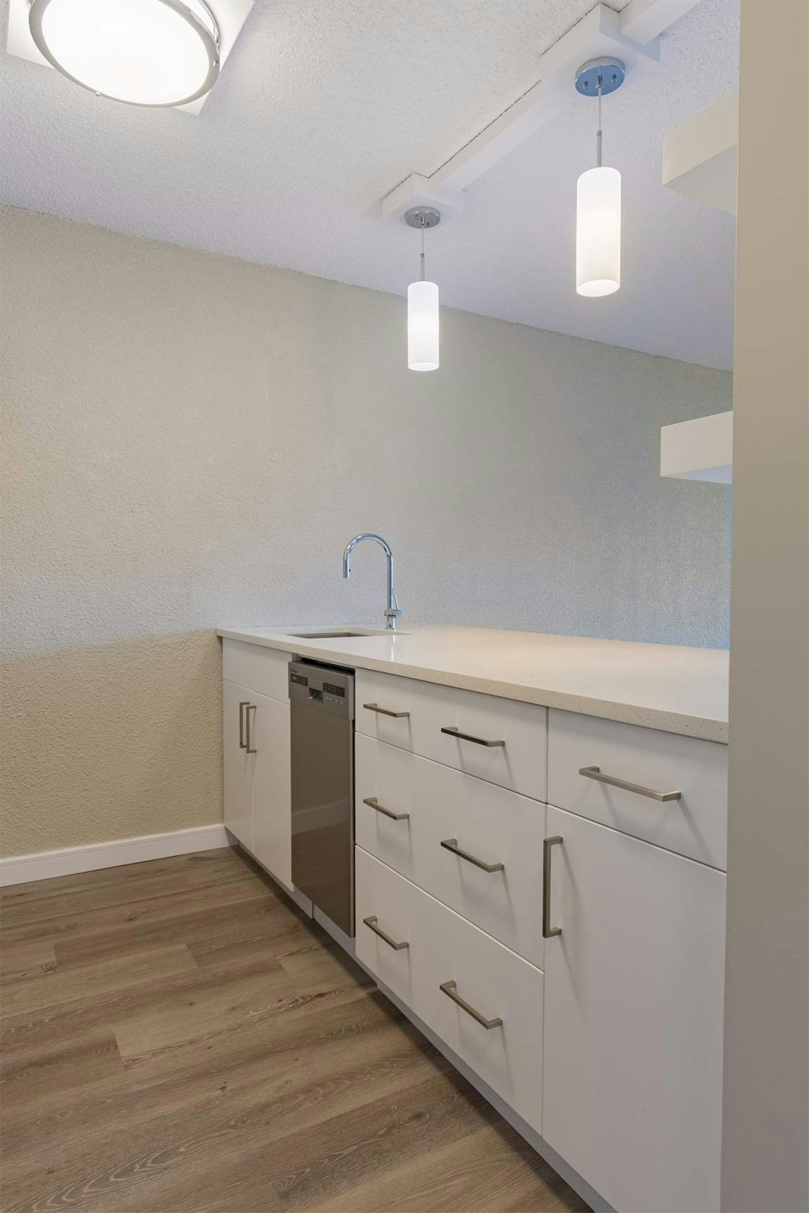 01 - 1001-9837 110 Street NW, Edmonton, AB, T5K 2L8 - 6
