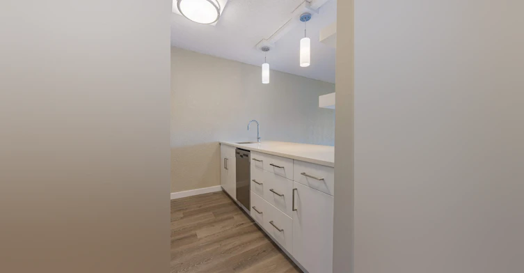 01 - 1001-9837 110 Street NW, Edmonton, AB, T5K 2L8 - 6